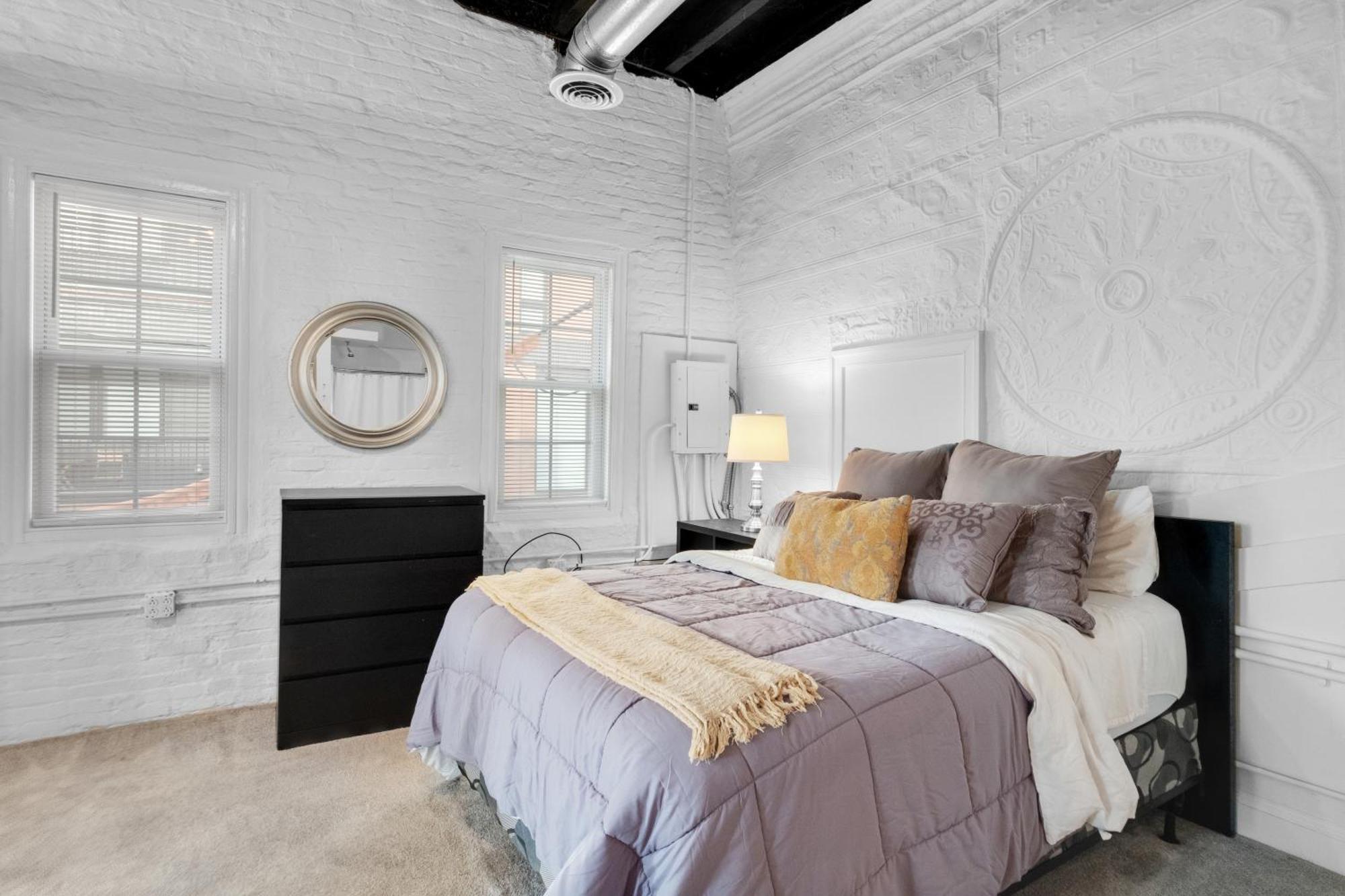 Historic Germantown 1br Loft Apartment